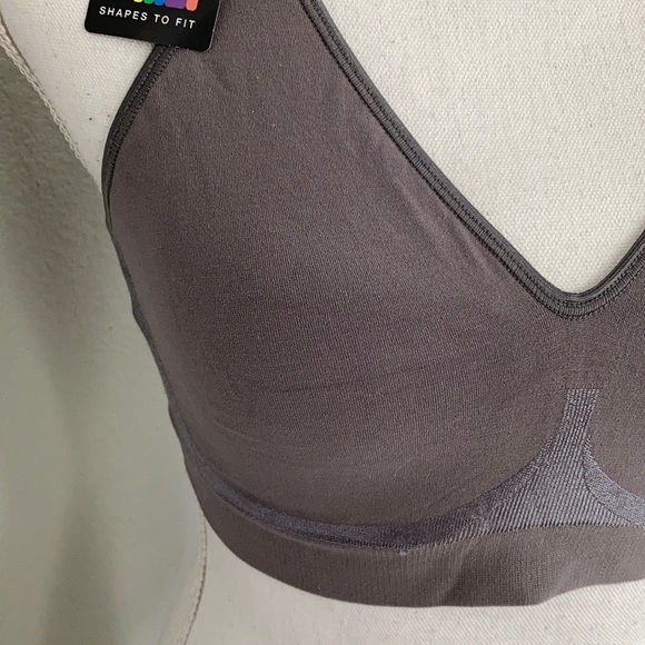 ❌SOLD❌Bali Comfort Revolution Seamless Wireless Bra - Picture 3 of 9